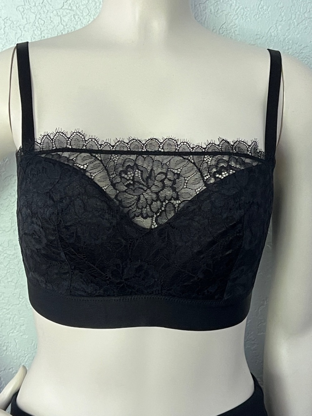 Soma Black Lace Floral Bralette Large NWT Breathtaking Wireless Bra Soft Cup